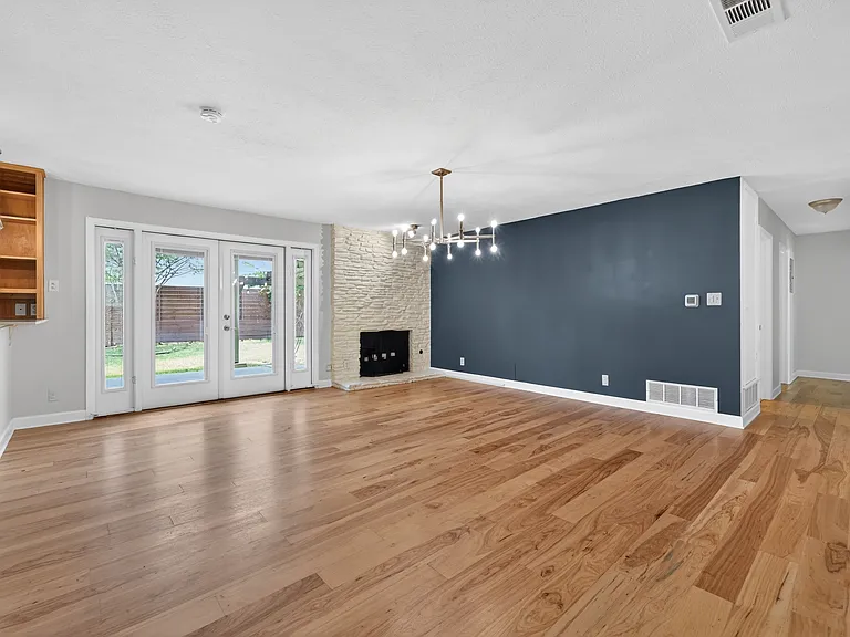 6700 La Salle Dr — Photo 9