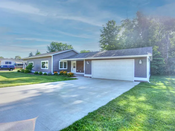 617 Columbus St, Kingsley, MI 49649