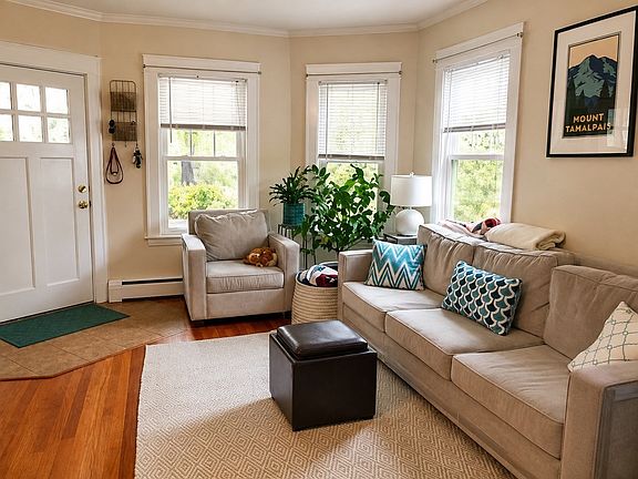 5th image of 49 Clark St Unit 49