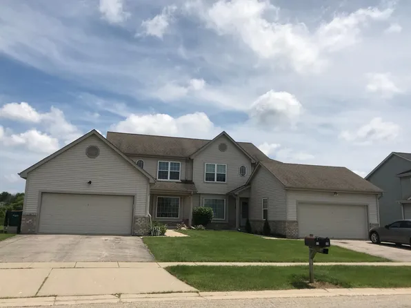 45 E Sedgemeadow St, Elkhorn, WI 53121