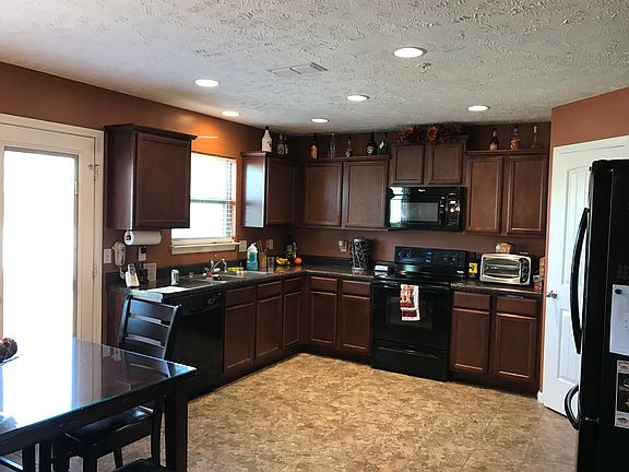 5th image of 1008 Bluecreek Cir