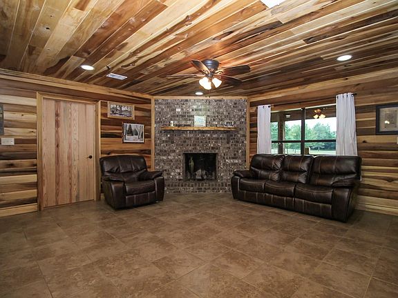5th image of 575 Lakewood Dr