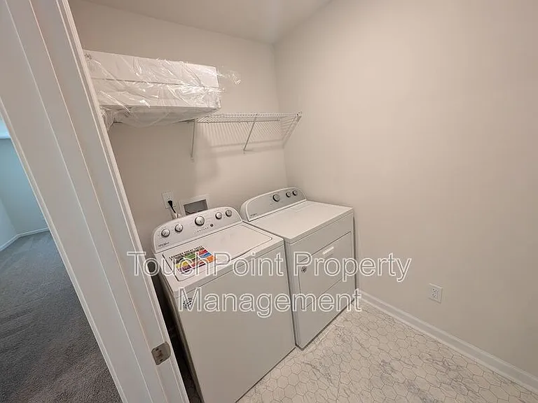 2167 Vanderlyn St — Photo 39