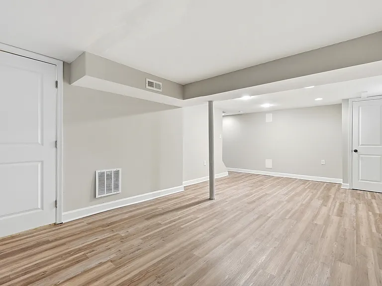 10 Birch Ave — Photo 32