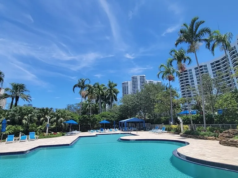 3500 Mystic Pointe Dr #1107 — Photo 20