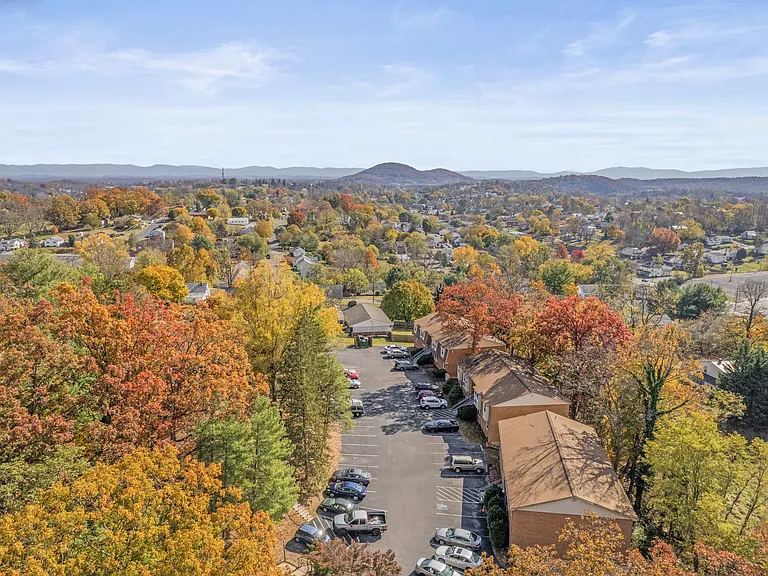 Hillcrest — Photo 19