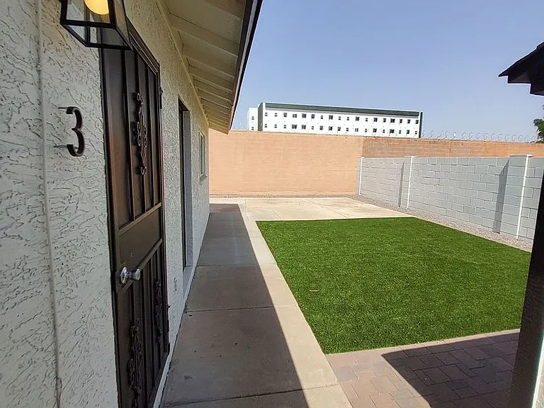 5040 N 18th Ave — Photo 14