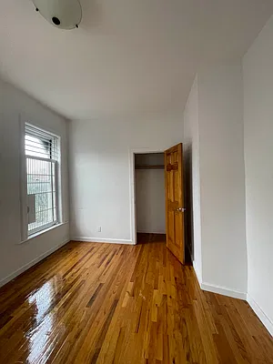 Rented by EXR | media 12