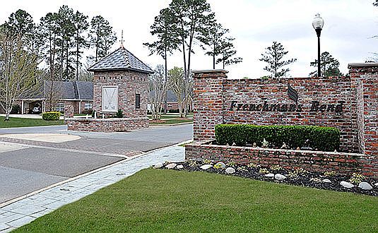 2nd image of 502 E Frenchmans Bend Rd