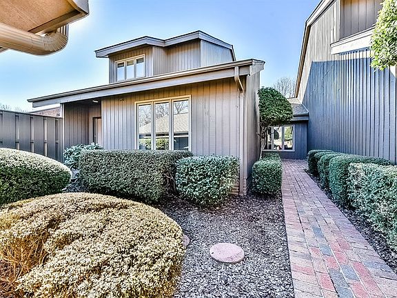 2nd image of 5312 Sandtrap Ln