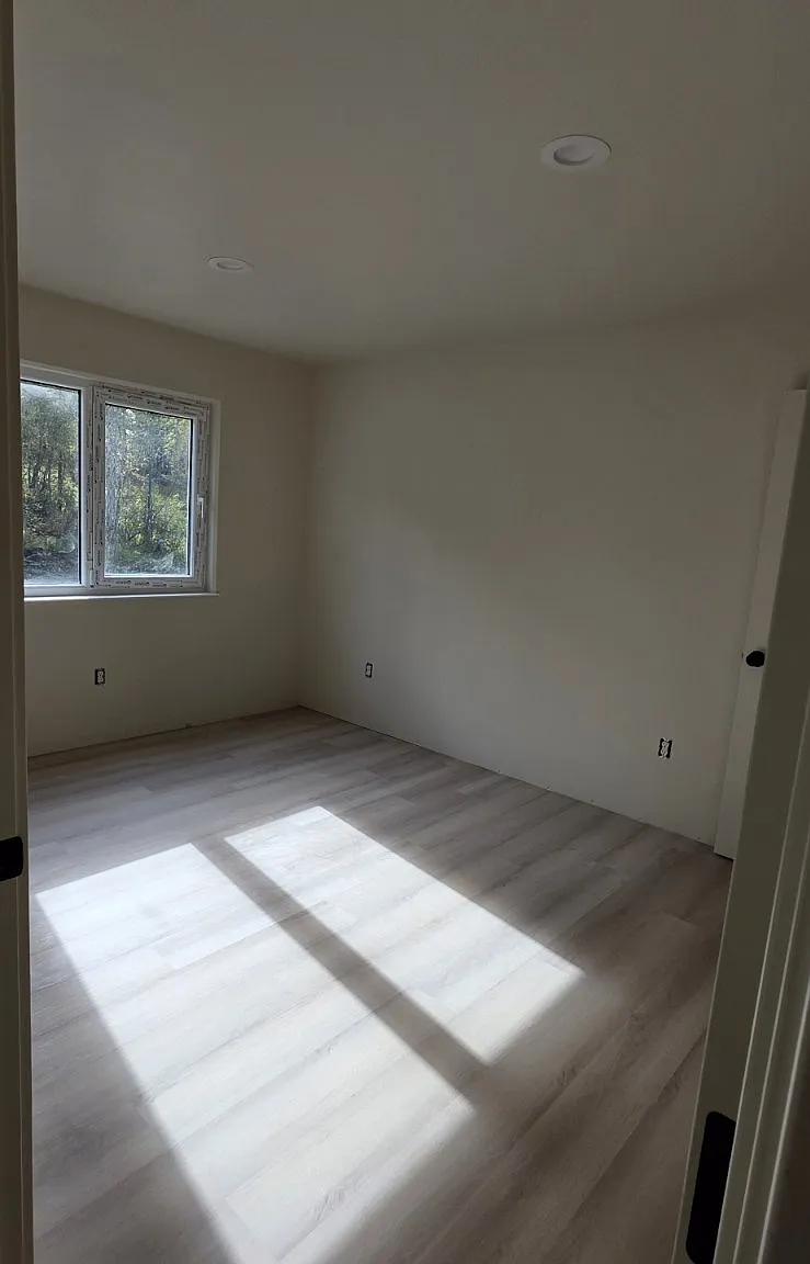 1 bed, 700 sqft, $1,350 — Photo 3