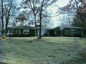 864 Breezy Oaks Drive photo 1