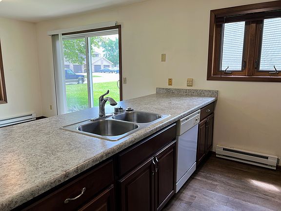 4th image of 217 Ash St #217