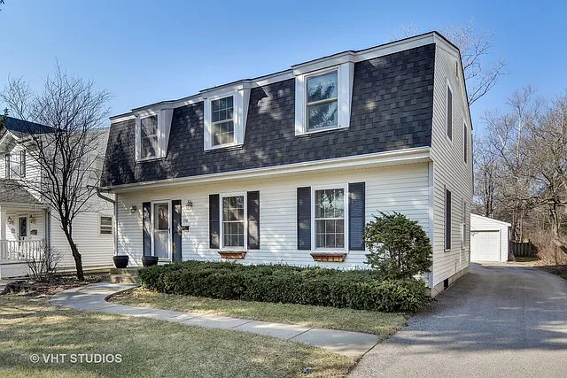 776 Pleasant Ave photo 1
