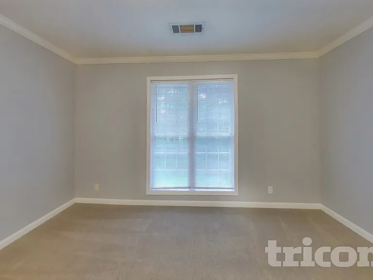 137 Poplar Way — Photo 8