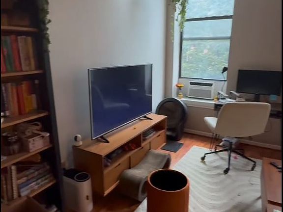 5th image of 920 Fulton St #1