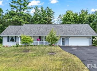 W5972 Scenic Dr, Norway, MI 49870