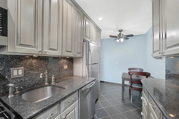 Sold by REMAX Elite | media 9