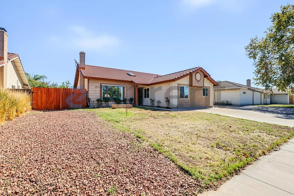 3 bed, 1293 sqft, $3,000 — Photo 3