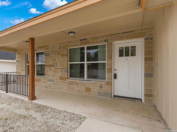 3rd image of 1544 Rimrock Cove