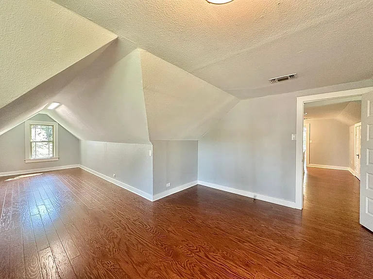 802 Hamvasy Ln — Photo 53