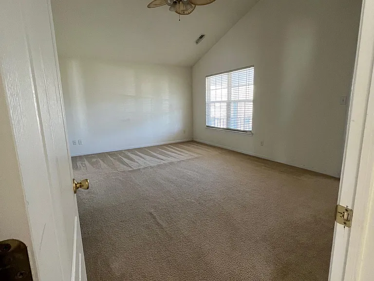 3933 Runey Dr — Photo 10
