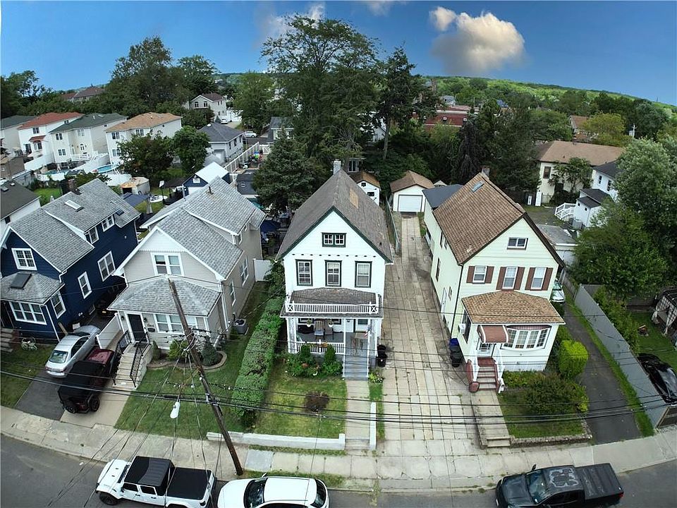 1st image of 271 Barnard Ave