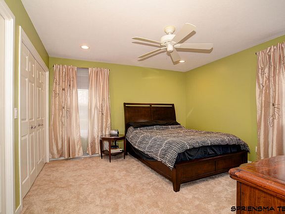 5th image of 11046 Pinecreek Ct