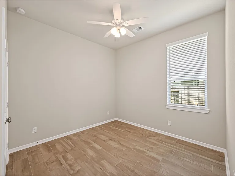 516 Shine Ct — Photo 23