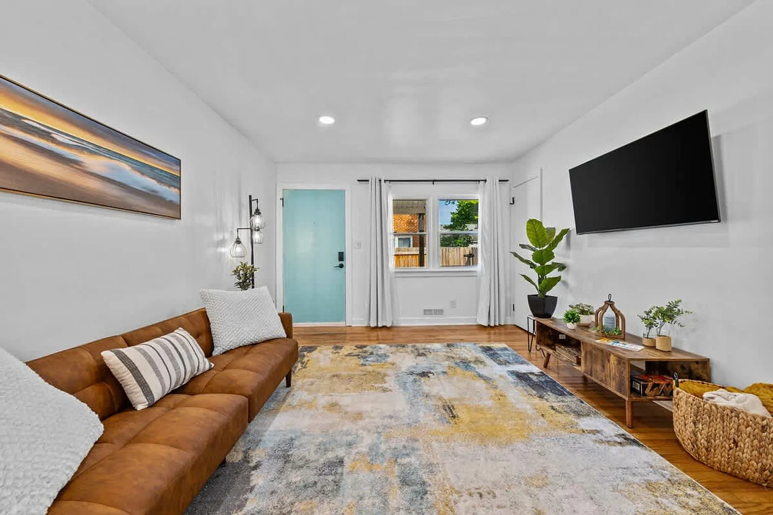 2 bed, 1.0 bath, $3,041 — Photo 3
