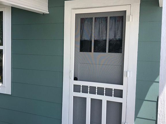 4th image of 408 W Bay Ave #A