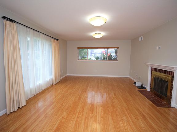 4th image of 925 Evergreen Ave
