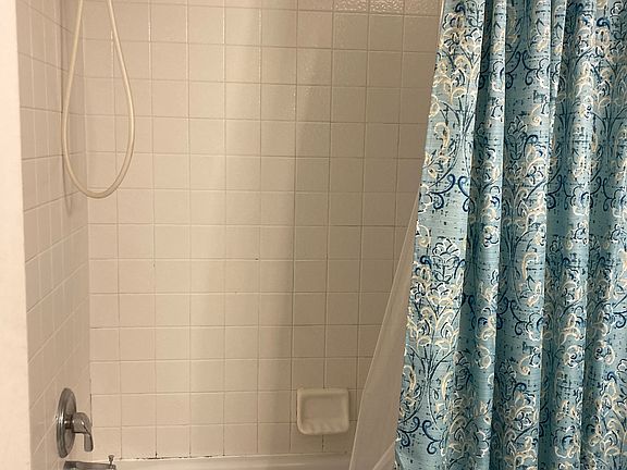 Upstairs full bath (master)