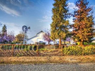 300 W Glaze Ave, Exeter, CA 93221