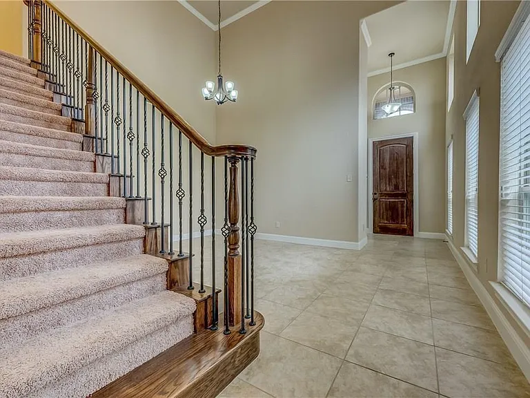1428 Lauren Creek Ln — Photo 5