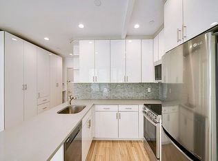 30-81 31st St #5R, Astoria, NY 11102