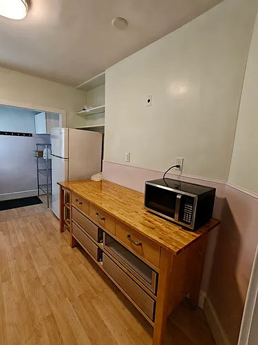 1 Newton Ave Photo 1