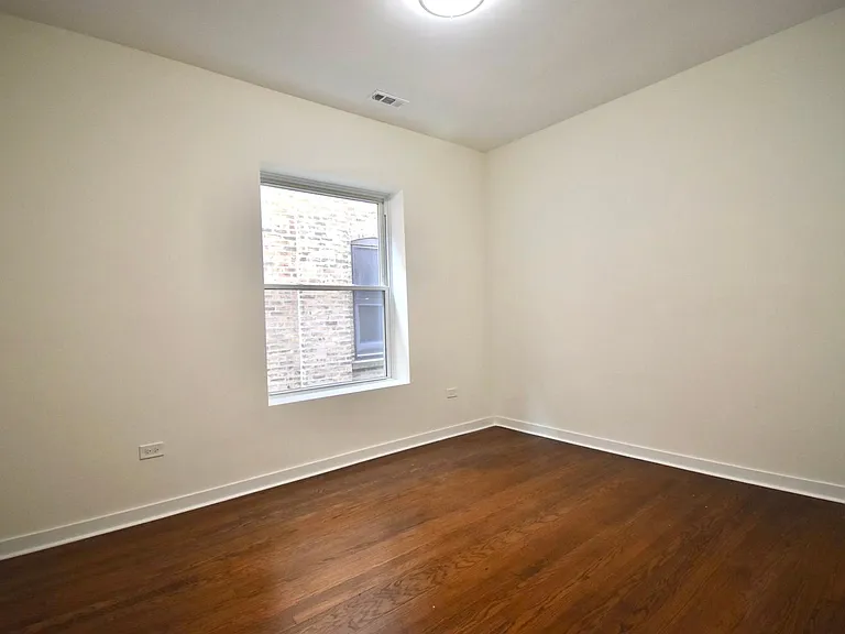 5638 N Winthrop Ave #1 — Photo 8