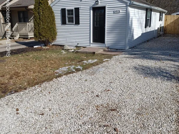 5978 Harvey St, Haslett, MI 48840