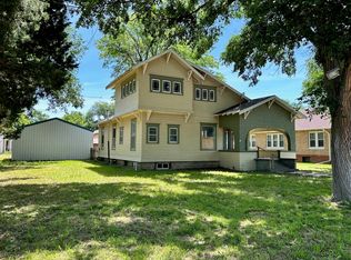 504 Center Ave, Curtis, NE 69025