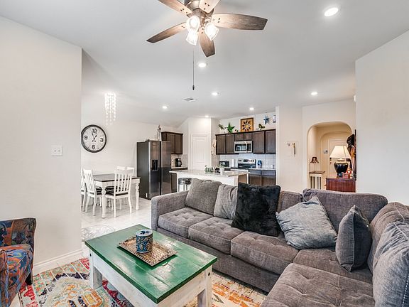 5th image of 2431 Rosharon Dr