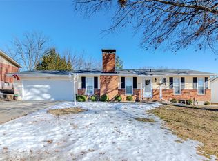 1216 Port Royal Dr, Saint Louis, MO 63146