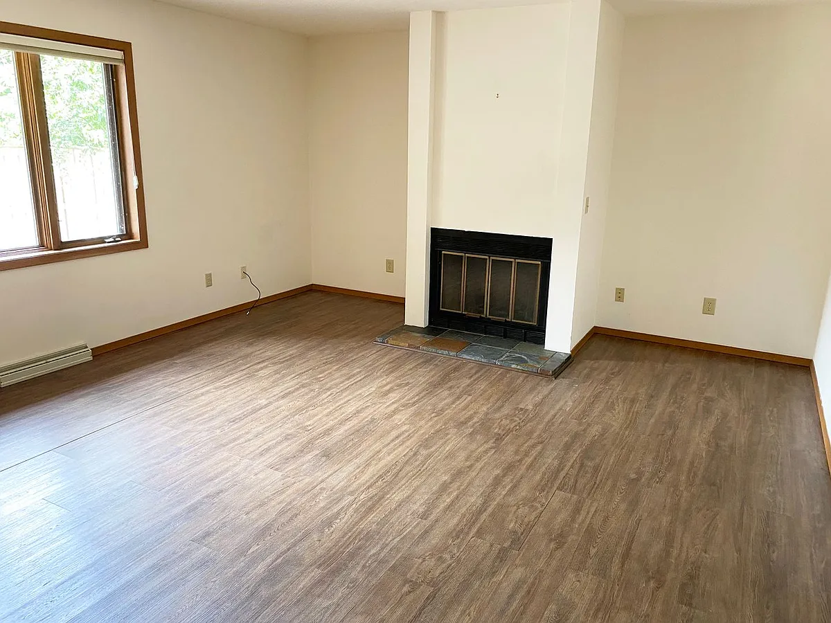 Building Photo - 4PLEX-1816 Carol Dr
