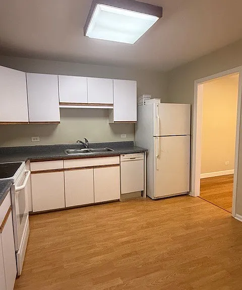 527 W Eastman St #1C — Photo 8
