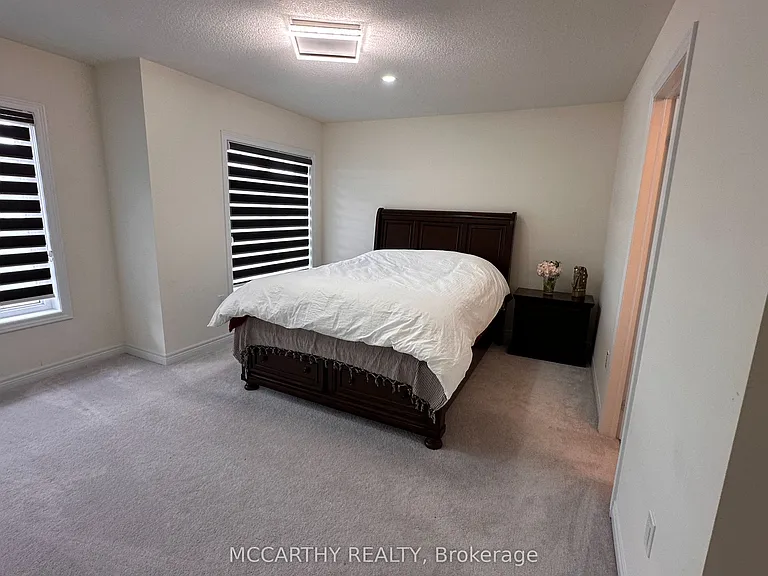 451 Black Cherry Cres — Photo 32