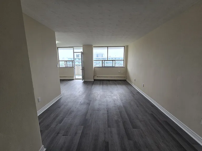 5950 Bathurst St #709 — Photo 15