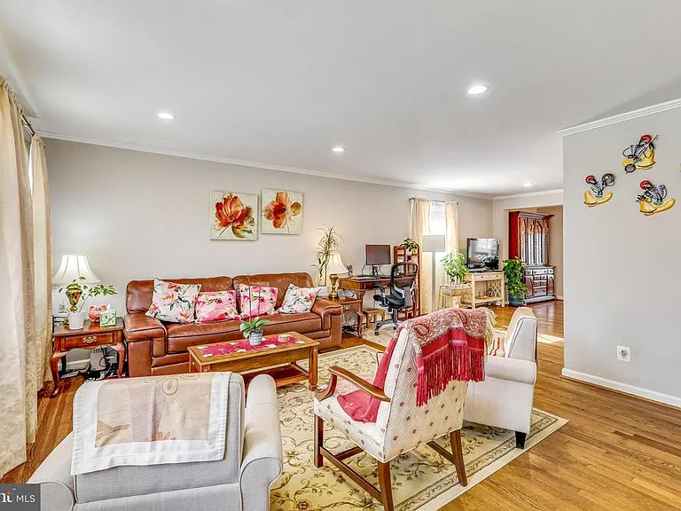 205 Tapawingo Rd SW — Photo 2
