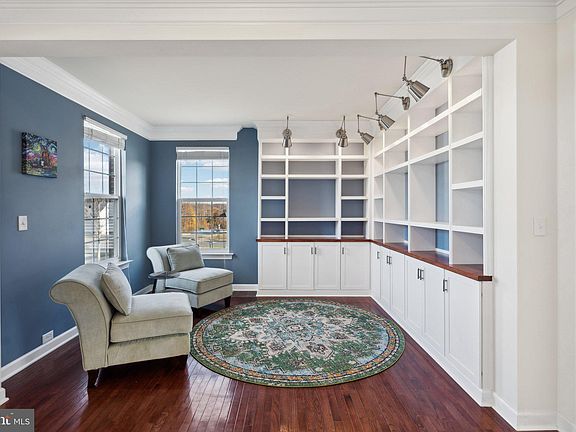 4th image of 115 Coachman Cir