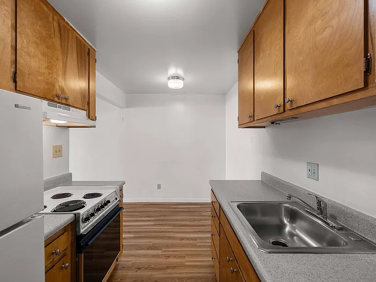1920 Francisco LLC — Photo 18