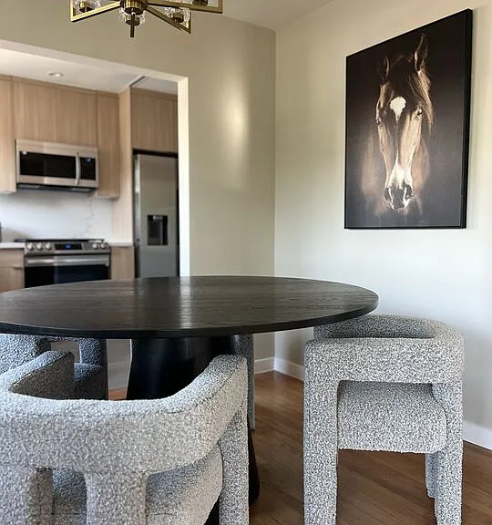 546 Hahn Ave — Photo 3